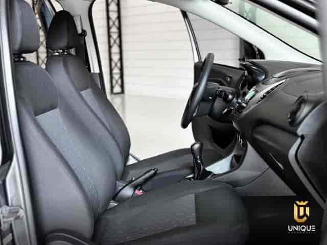 Prévia do banner — Unique Automóveis (slide 3)