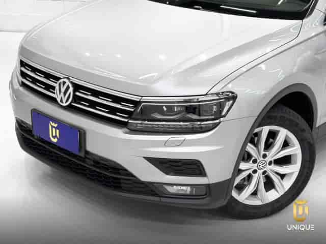 Prévia do banner — Unique Automóveis (slide 3)