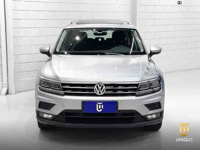 Prévia do banner — Unique Automóveis (slide 4)