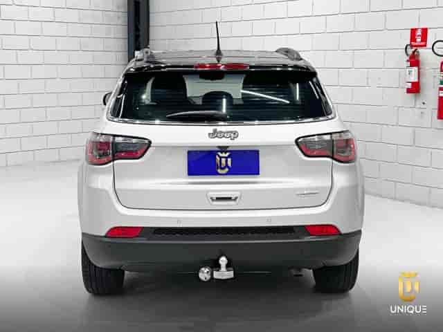 Prévia do banner — Unique Automóveis (slide 4)