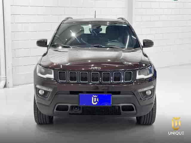 Prévia do banner — Unique Automóveis (slide 4)