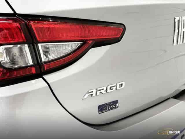 Prévia do banner — Unique Automóveis (slide 4)