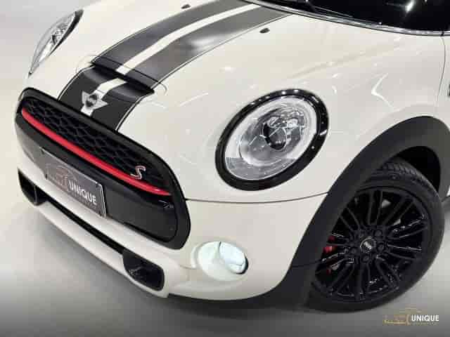 Prévia do banner — Unique Automóveis (slide 3)