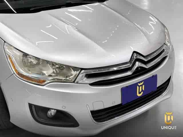 Prévia do banner — Unique Automóveis (slide 3)