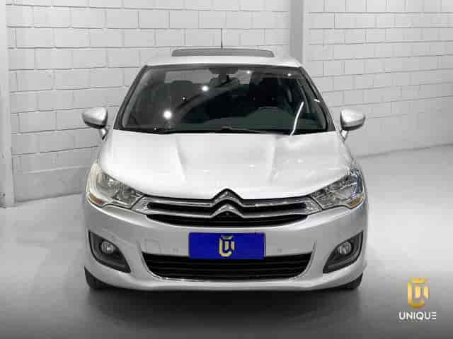 Prévia do banner — Unique Automóveis (slide 4)