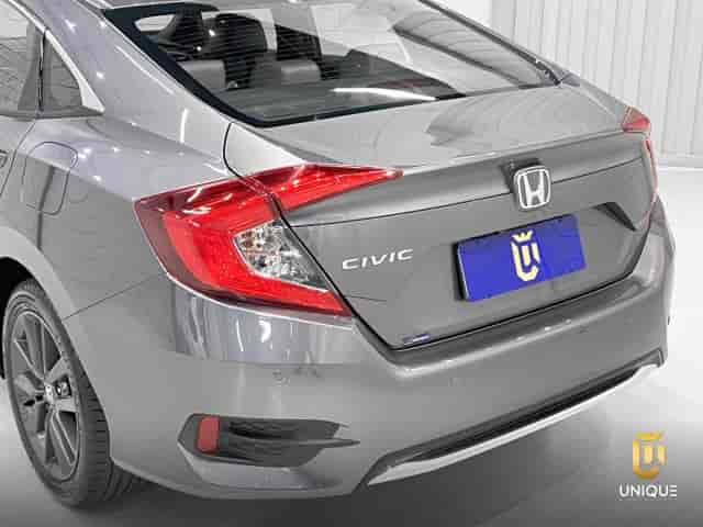 Prévia do banner — Unique Automóveis (slide 4)