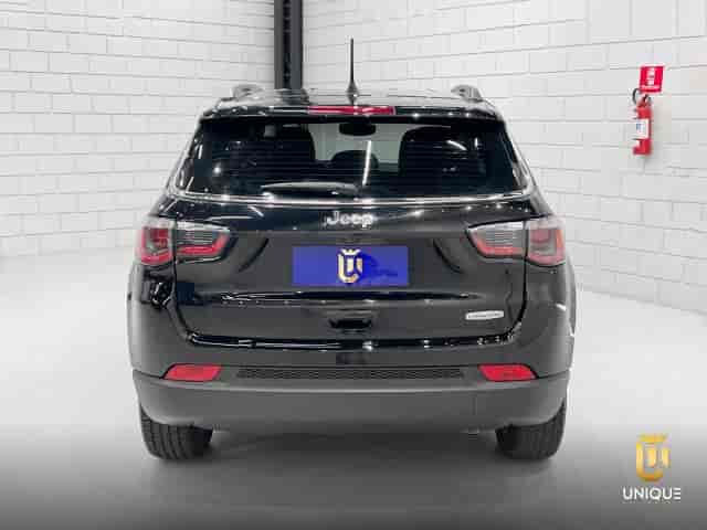 Prévia do banner — Unique Automóveis (slide 4)