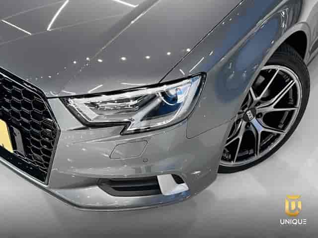 Prévia do banner — Unique Automóveis (slide 3)