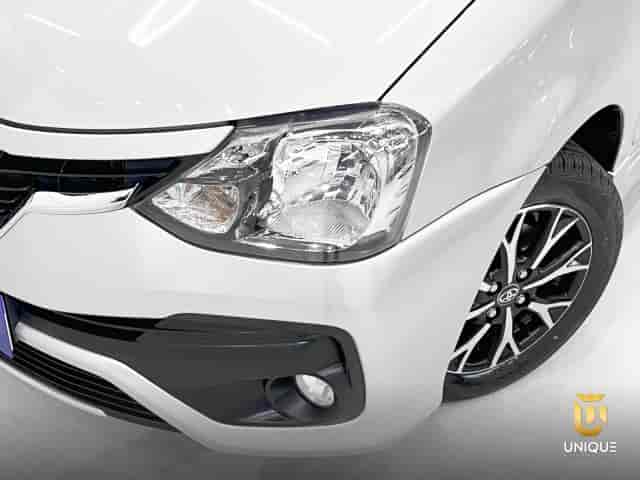 Prévia do banner — Unique Automóveis (slide 3)