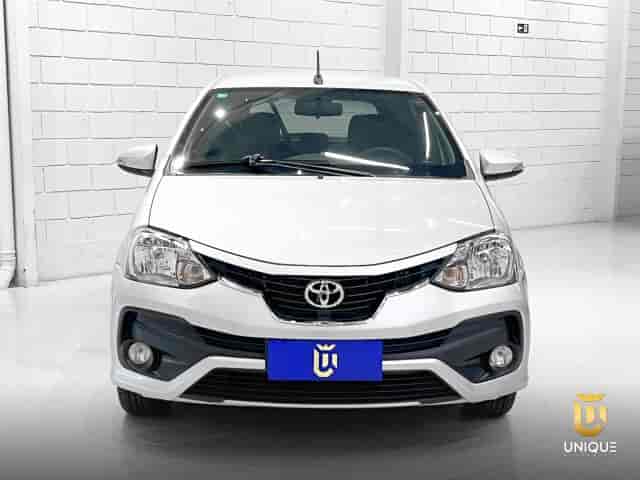 Prévia do banner — Unique Automóveis (slide 4)