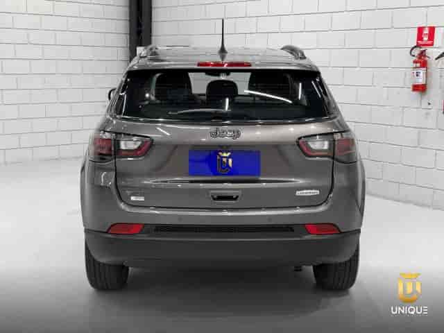 Prévia do banner — Unique Automóveis (slide 4)